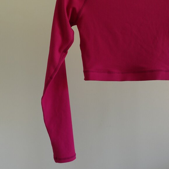 New With Tags Simons Ribbed Cropped Gym Top - Size P/S - Picture 5 of 12